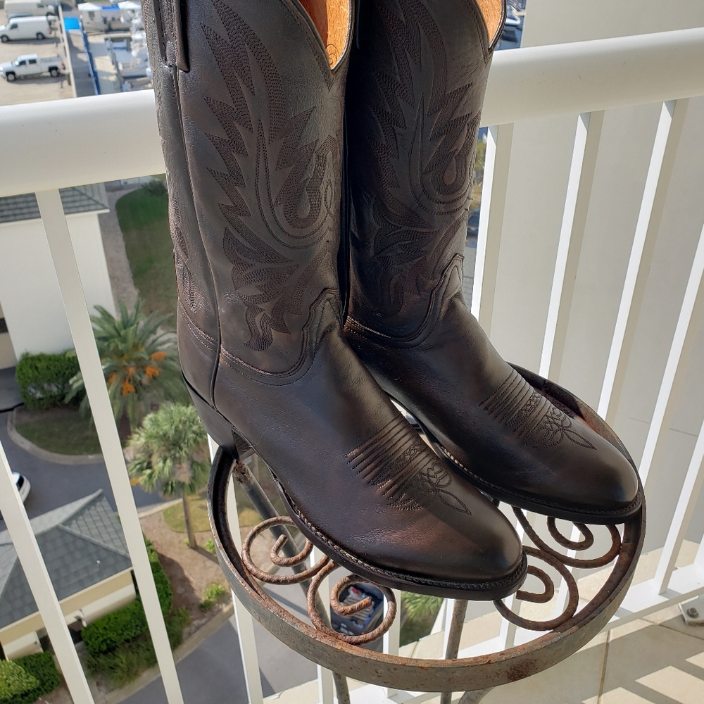VERY NICE ALMOST NEW LUCCHESE CARSON COWBOY BOOTS
